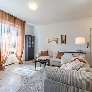 sunshine-house-lerici.hotelitalianriviera.com/